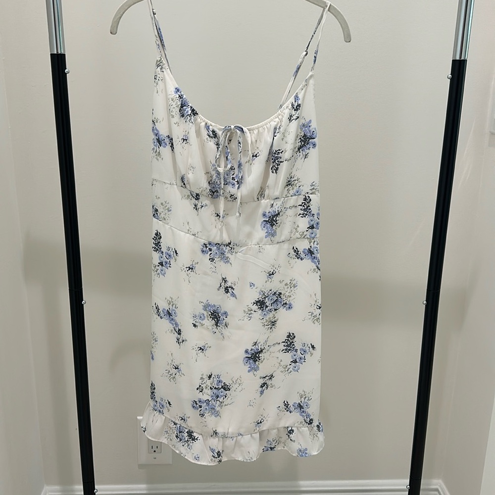 White and blue floral Abercrombie & Fitch dress, size large